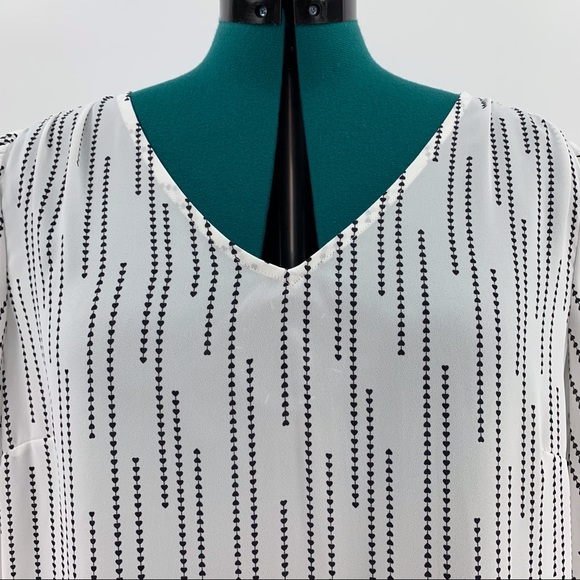 Cabi Clothing Devoted Blouse #3958, Large - Picture 4 of 16